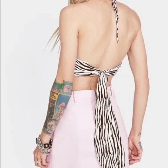 MOTEL Maudy Halter Tie Crop Top in Easy Tiger - Picture 3 of 6